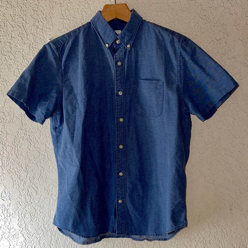 Denim button down short sleeves  shirt from Gap  size L